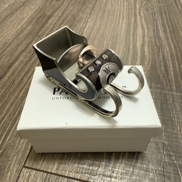 Pandora Collectible Sleigh Ornament 2010 Unforgettable Moments With Box - Picture 1 of 6